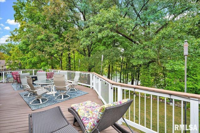 422 NORTHERN OAKS Drive, Groveland, IL 61535