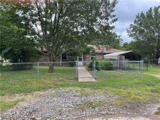 21559 Forest Avenue, Howe, OK 74940