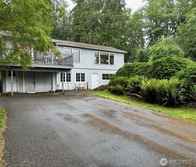 6353 Bayview Road, Clinton, WA 98236
