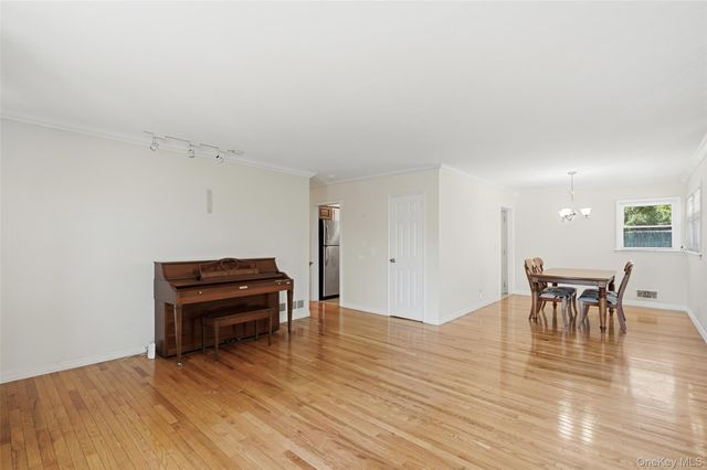 816 N Broadway, Yonkers, NY 10701