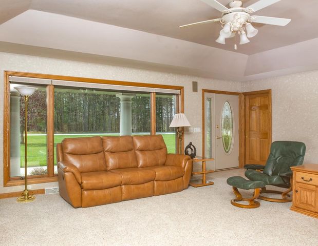 N1180 COUNTY ROAD EE, Redgranite, WI 54970