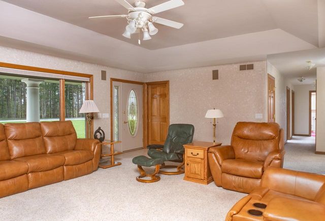 N1180 COUNTY ROAD EE, Redgranite, WI 54970