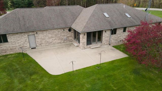 N1180 COUNTY ROAD EE, Redgranite, WI 54970