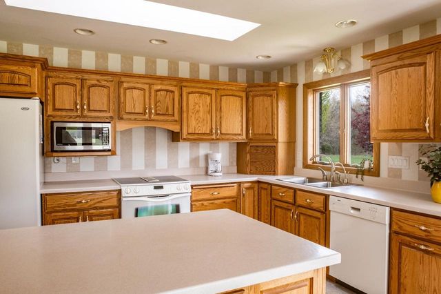 N1180 COUNTY ROAD EE, Redgranite, WI 54970
