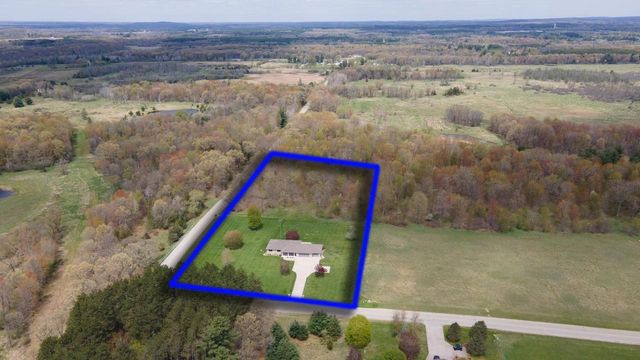N1180 COUNTY ROAD EE, Redgranite, WI 54970