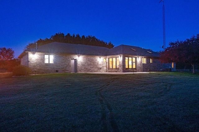 N1180 COUNTY ROAD EE, Redgranite, WI 54970
