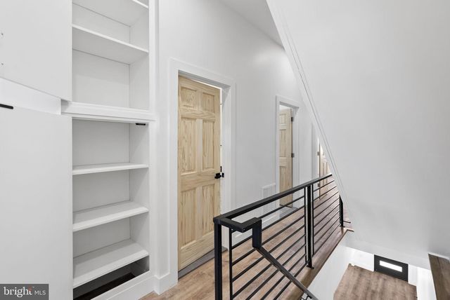 458 W EARLHAM TER, Philadelphia, PA 19144