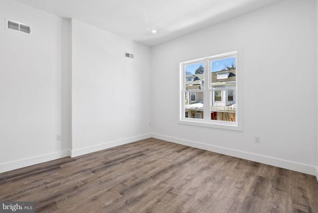 458 W EARLHAM TER, Philadelphia, PA 19144