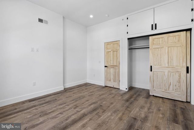 458 W EARLHAM TER, Philadelphia, PA 19144