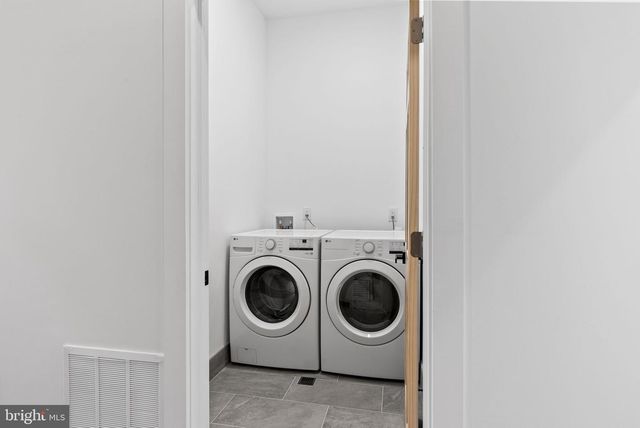 458 W EARLHAM TER, Philadelphia, PA 19144