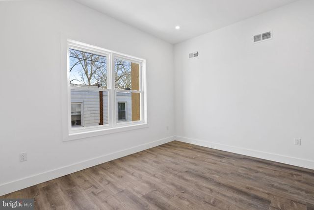 458 W EARLHAM TER, Philadelphia, PA 19144