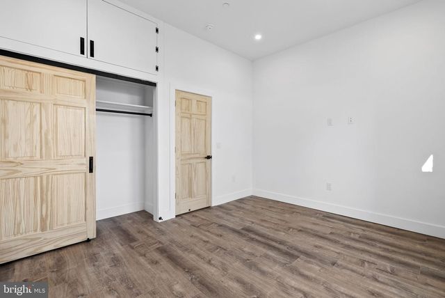 458 W EARLHAM TER, Philadelphia, PA 19144