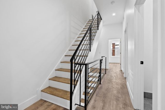 458 W EARLHAM TER, Philadelphia, PA 19144