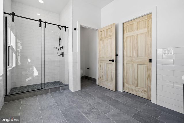 458 W EARLHAM TER, Philadelphia, PA 19144