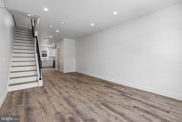 458 W EARLHAM TER, Philadelphia, PA 19144