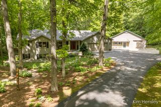 8160 Oakview Ridge Drive Ne, Cannon Twp, MI 49341