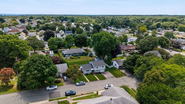 70 Fairmount St, New Bedford, MA 02740