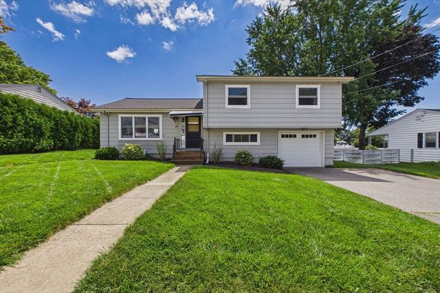 70 Fairmount St, New Bedford, MA 02740
