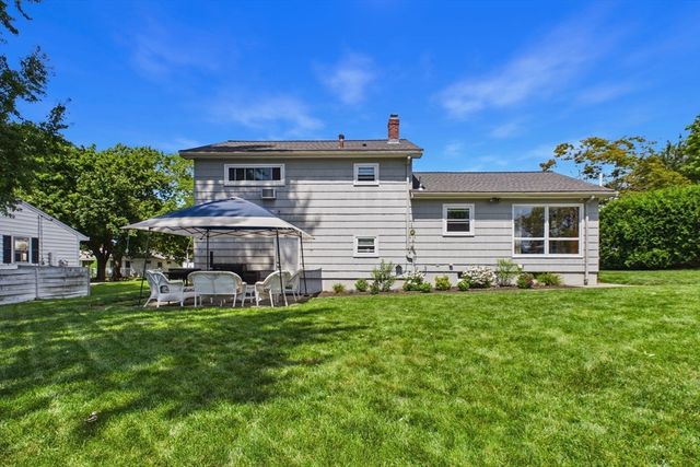 70 Fairmount St, New Bedford, MA 02740