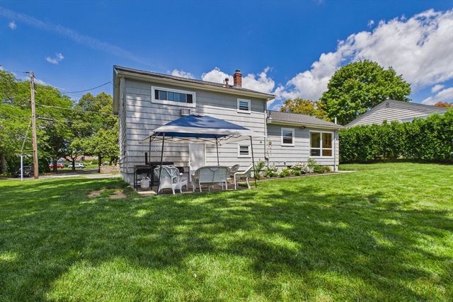 70 Fairmount St, New Bedford, MA 02740