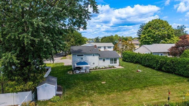 70 Fairmount St, New Bedford, MA 02740