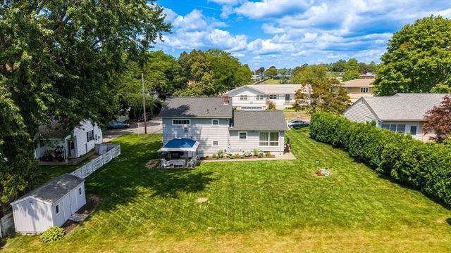 70 Fairmount St, New Bedford, MA 02740