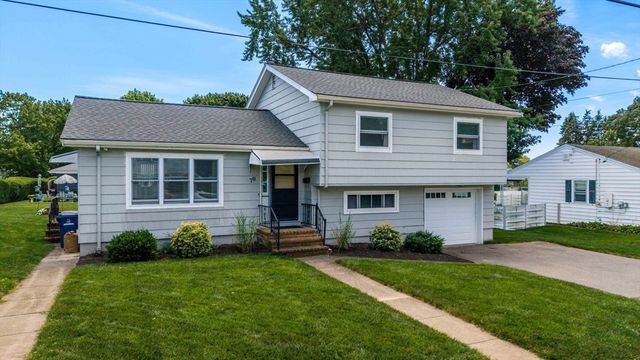 70 Fairmount St, New Bedford, MA 02740
