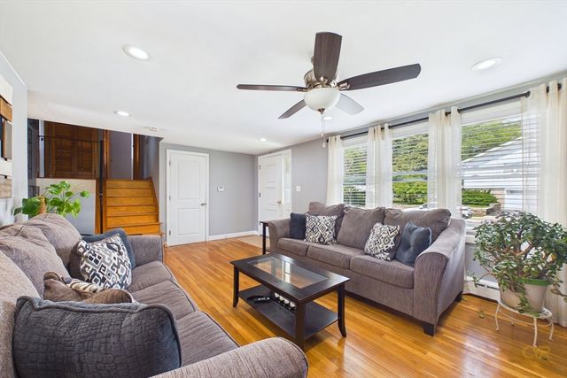 70 Fairmount St, New Bedford, MA 02740
