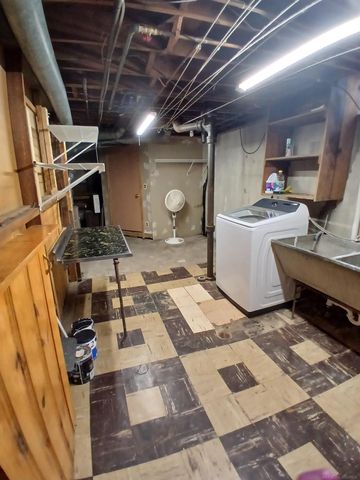 28603 Bohn Street, Roseville, MI 48066