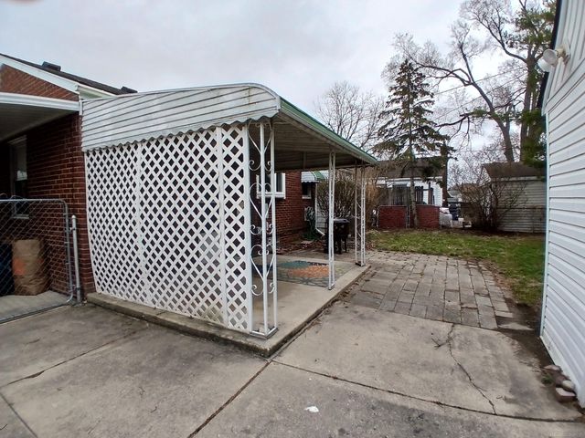 28603 Bohn Street, Roseville, MI 48066