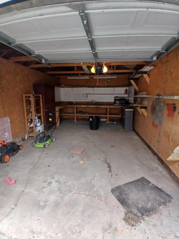 28603 Bohn Street, Roseville, MI 48066