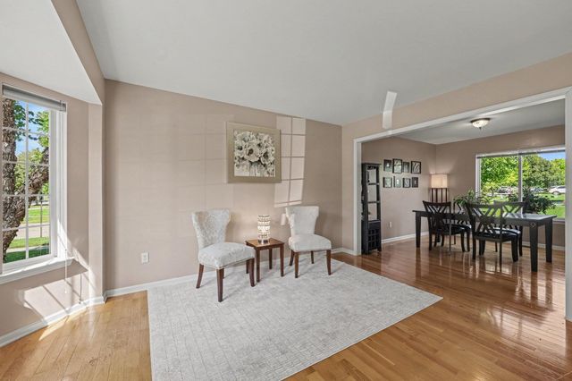 913 Darwin Drive, Chelsea, MI 48118