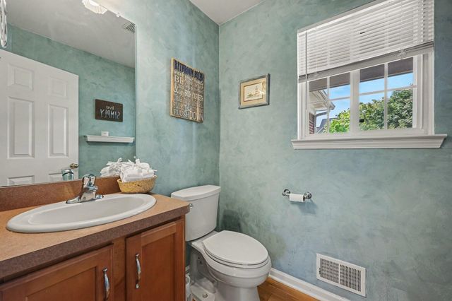 913 Darwin Drive, Chelsea, MI 48118