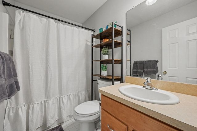 913 Darwin Drive, Chelsea, MI 48118