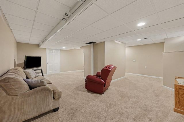 913 Darwin Drive, Chelsea, MI 48118