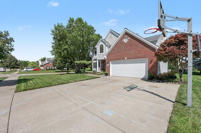 913 Darwin Drive, Chelsea, MI 48118