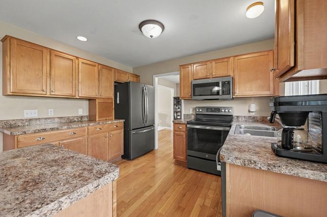 913 Darwin Drive, Chelsea, MI 48118