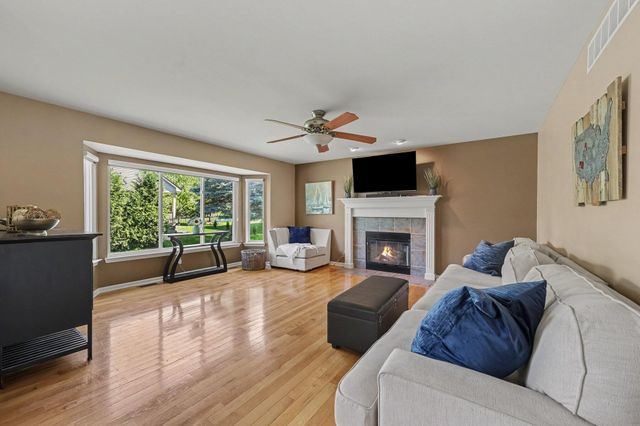 913 Darwin Drive, Chelsea, MI 48118