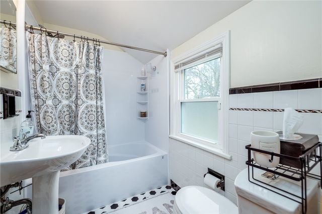 5 Baycrest Drive, Irondequoit, NY 14622