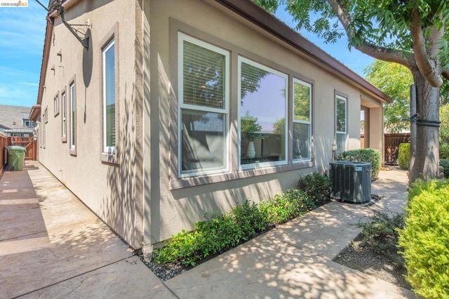 1806 Moscato Pl, Brentwood, CA 94513