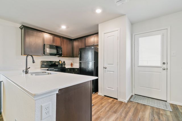 720 Autumnwood Way, Princeton, TX 75407