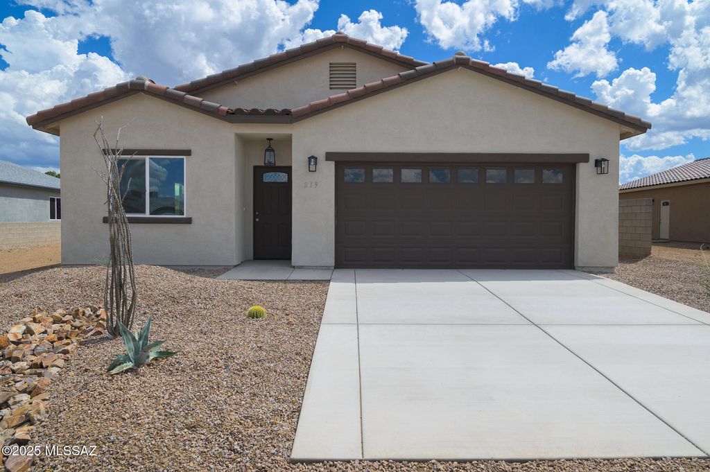 219 S Atlanta Street, Vail, AZ 85641