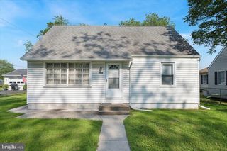 2606 PITT AVE, Bristol, PA 19007