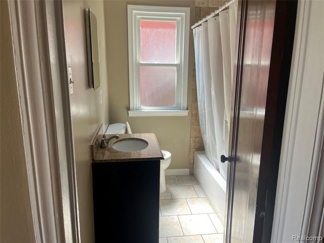 1410 Mayflower Avenue, Lincoln Park, MI 48146