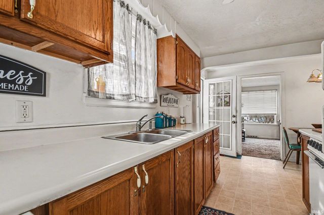 52138 Hollyhock Road, South Bend, IN 46637