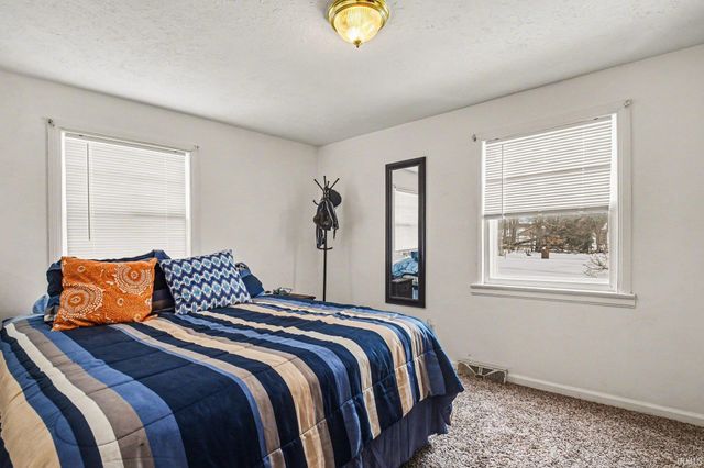 52138 Hollyhock Road, South Bend, IN 46637