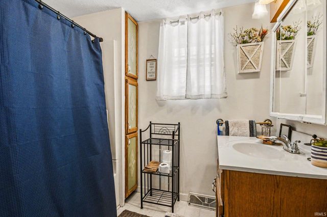 52138 Hollyhock Road, South Bend, IN 46637