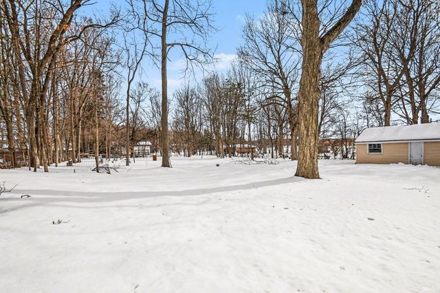 52138 Hollyhock Road, South Bend, IN 46637