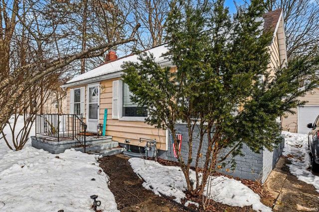 52138 Hollyhock Road, South Bend, IN 46637