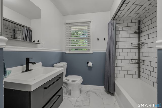 26 Lamphere Road, Waterford, CT 06385